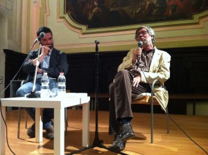 Piero Sorrentino dialoga con Domenico Starnone nel Refettorio di San Paolo